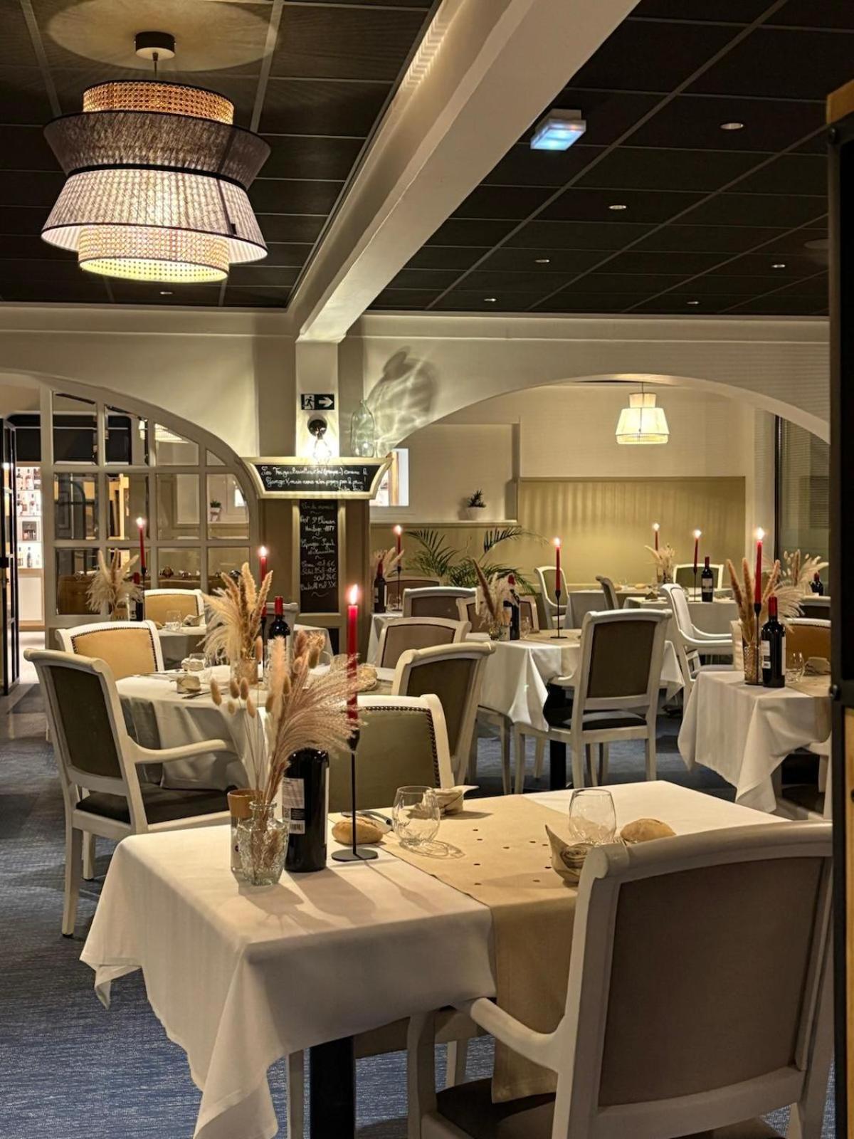 Hotel Restaurant Les 13 Assiettes Le Val-Saint-Père Zewnętrze zdjęcie