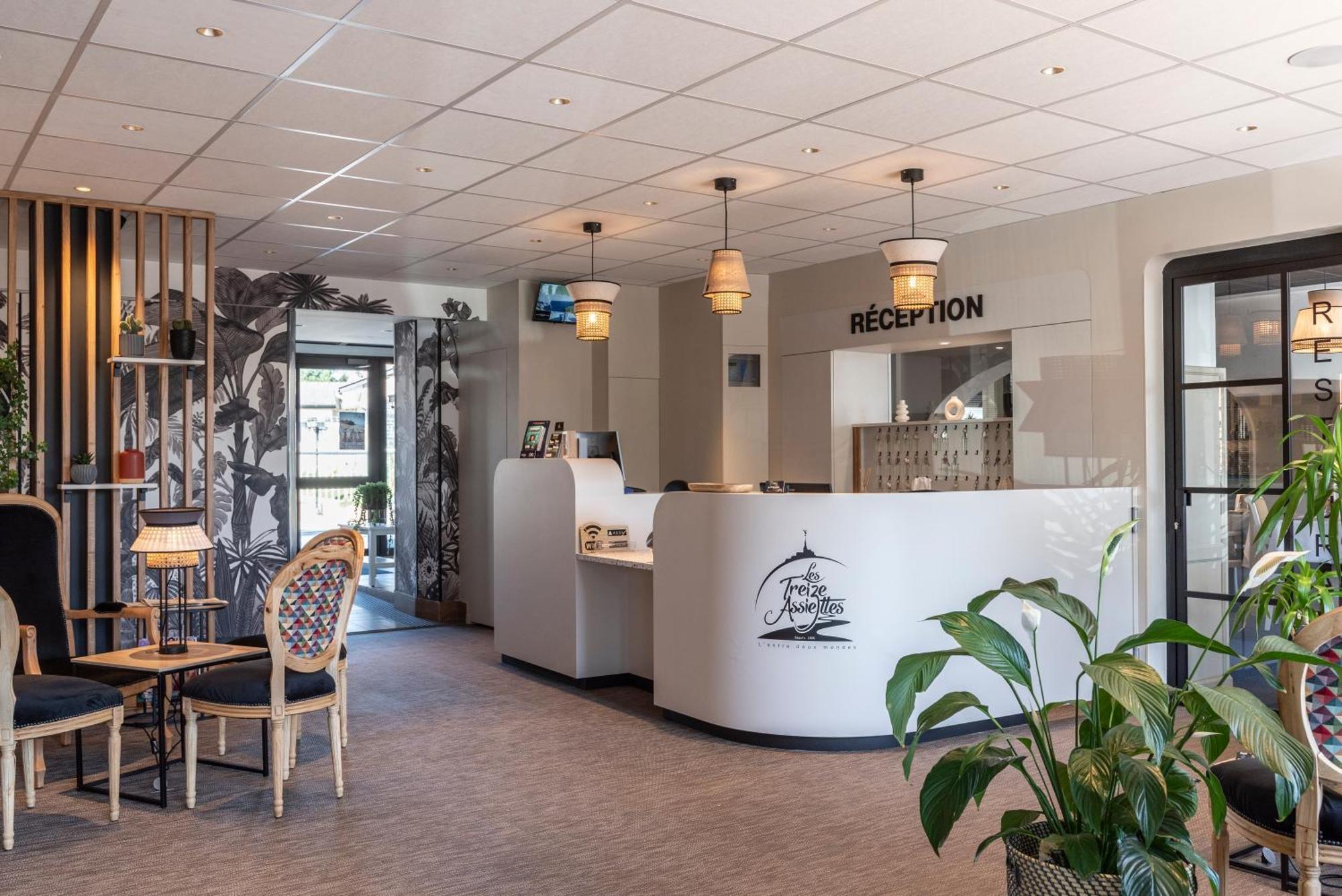 Hotel Restaurant Les 13 Assiettes Le Val-Saint-Père Zewnętrze zdjęcie