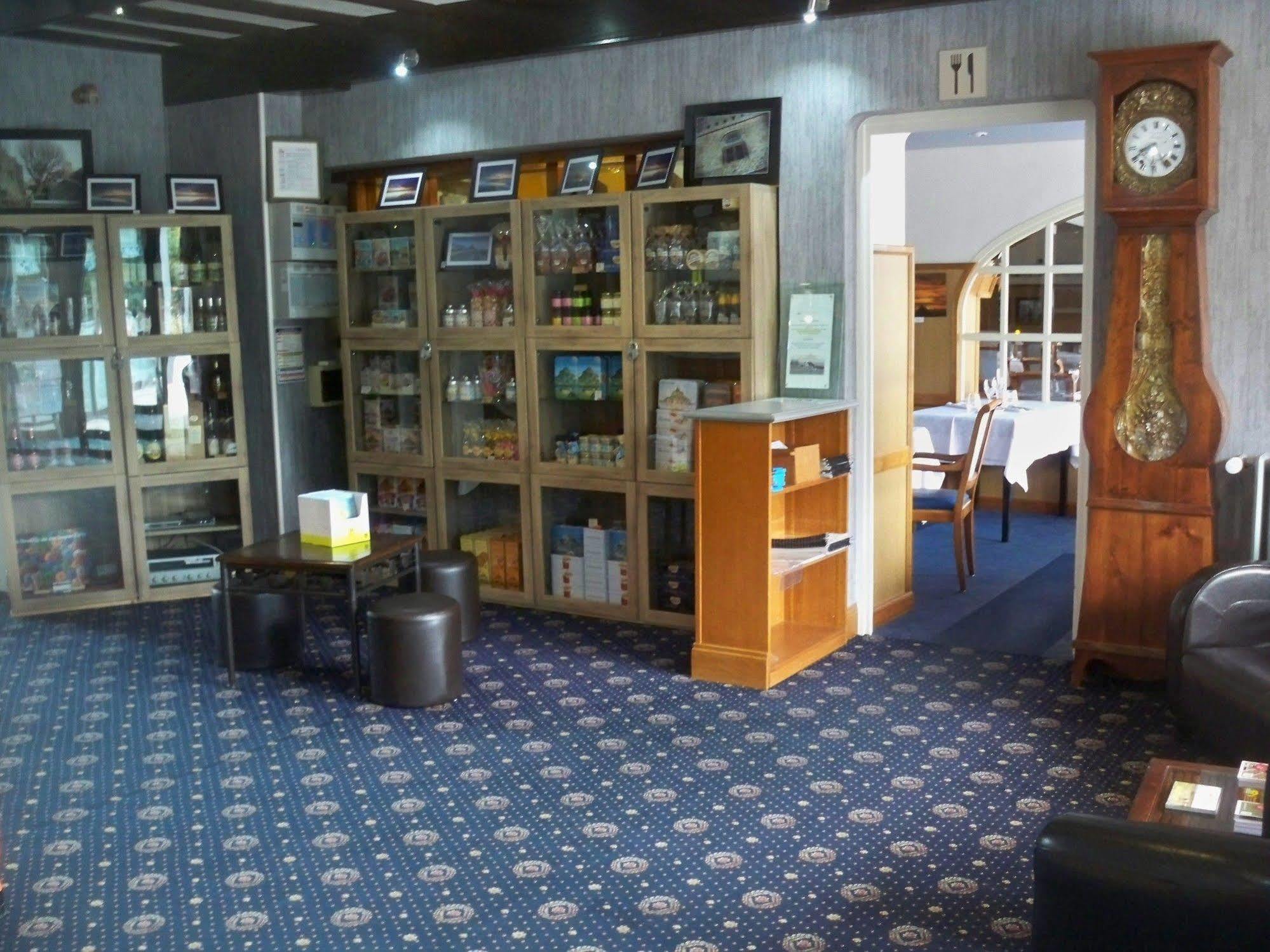 Hotel Restaurant Les 13 Assiettes Le Val-Saint-Père Zewnętrze zdjęcie