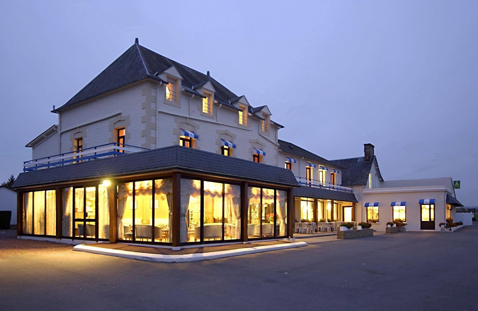 Hotel Restaurant Les 13 Assiettes Le Val-Saint-Père Zewnętrze zdjęcie