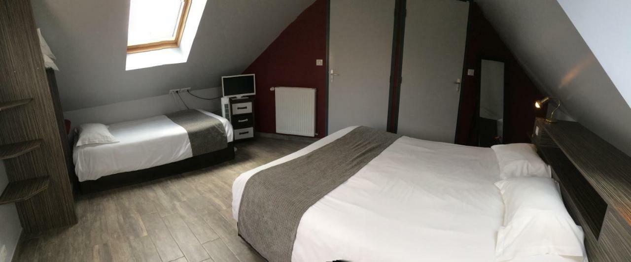 Hotel Restaurant Les 13 Assiettes Le Val-Saint-Père Zewnętrze zdjęcie